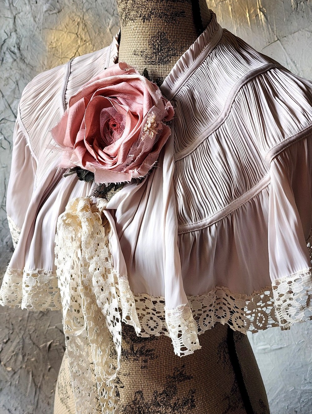 Vintage Lace Silk Pelerina Kaput Cottage Romantic Flower Rose Jabot Bowtie Boho